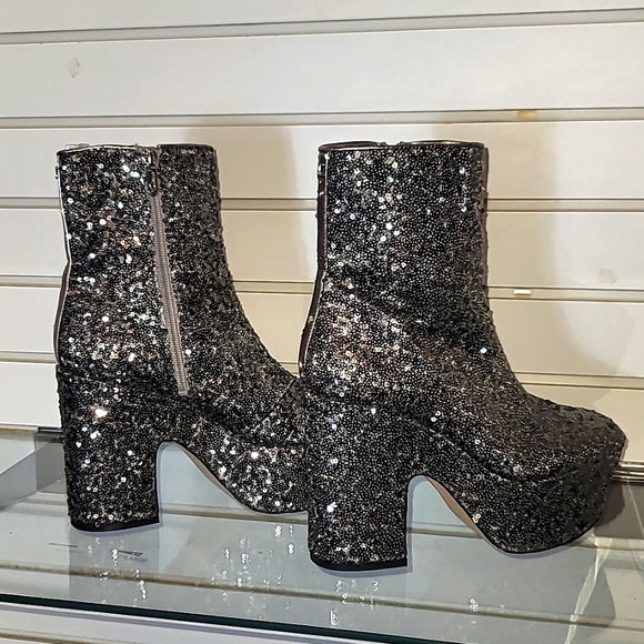 Circus Boots 8.5M Silver Sequins Inside Zip (New Never Worn) Price Firm - Picture 8 of 9